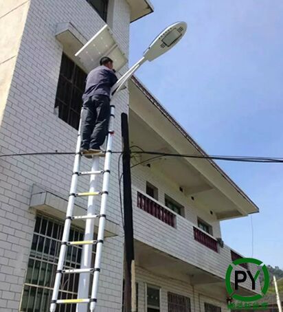 太陽能路燈檢修
