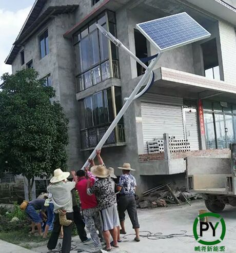 農村太陽能路燈豎桿