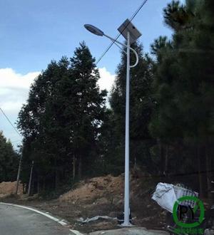 北京農村太陽能路燈幾個陰雨天亮燈合適