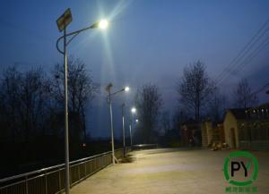 高陽6米30瓦太陽能路燈夜晚照明亮
